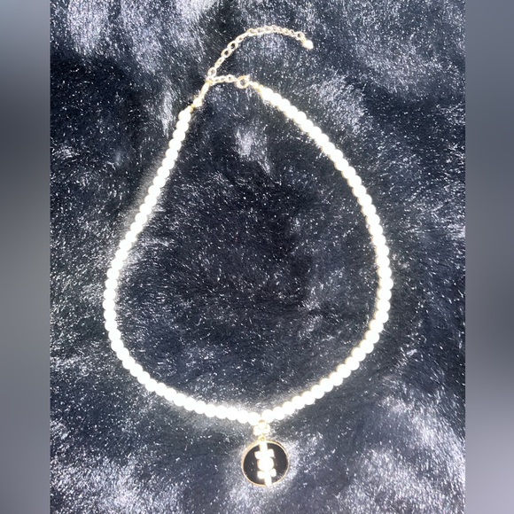 SHB Faux Pearl Necklace - Picture 4 of 7